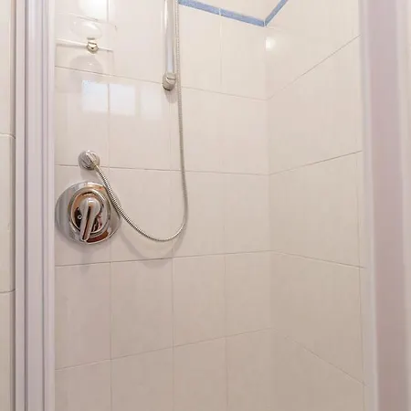 Hedera Estate, Hedera A17 دوبروفينك