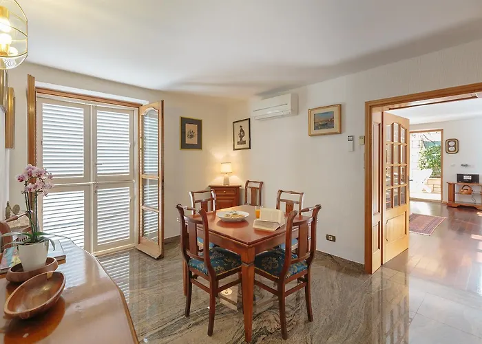 Hedera Estate, Hedera A17 * Dubrovník