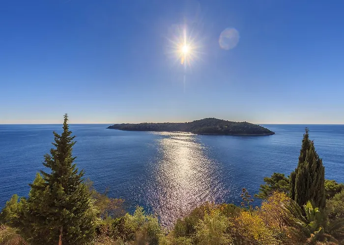 Hedera Estate, Hedera A17 *