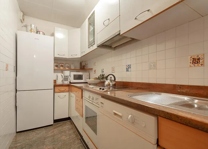 Hedera Estate, Hedera A17