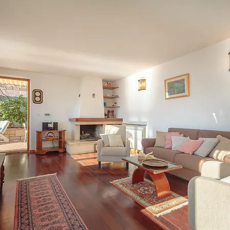 Hedera Estate, Hedera A17