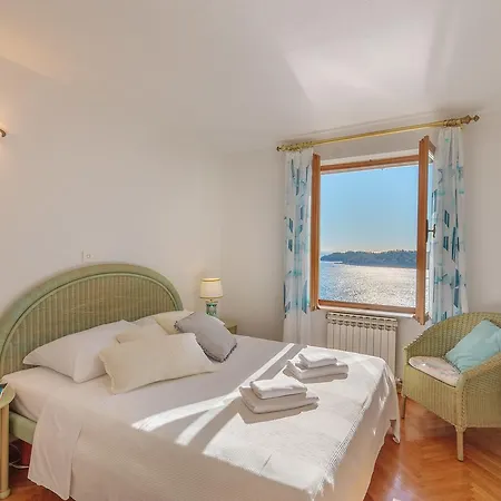 Hedera Estate, Hedera A17 * Ragusa