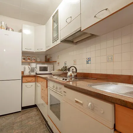 Hedera Estate, Hedera A17